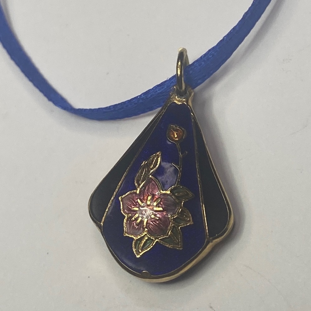Vintage puffed cloisonné floral pendant